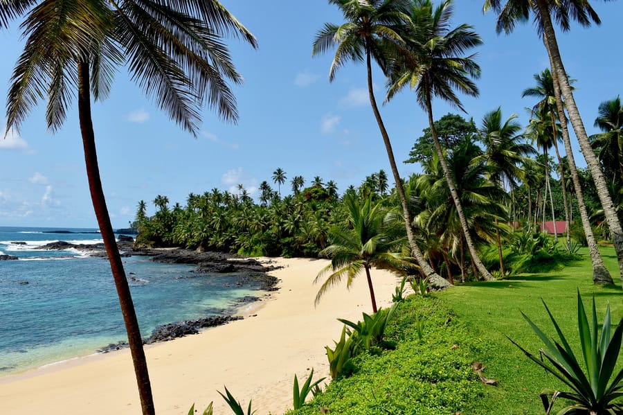 São Tomé Beach© Dive Tribe São Tomé Ok
