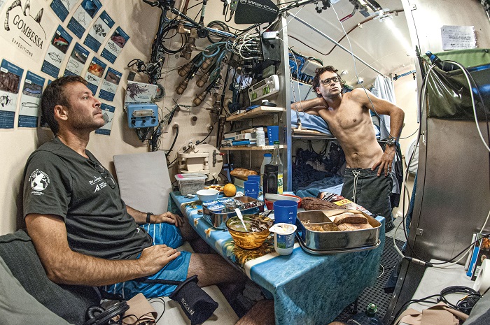 Laurent Ballesta And Yanick Gentil In The Living Space Of The Bathyal Station ©laurent Ballesta Expeditions Gombessa