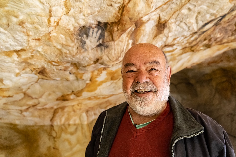 Henri cosquer in the restitution of the prehistoric cave vi