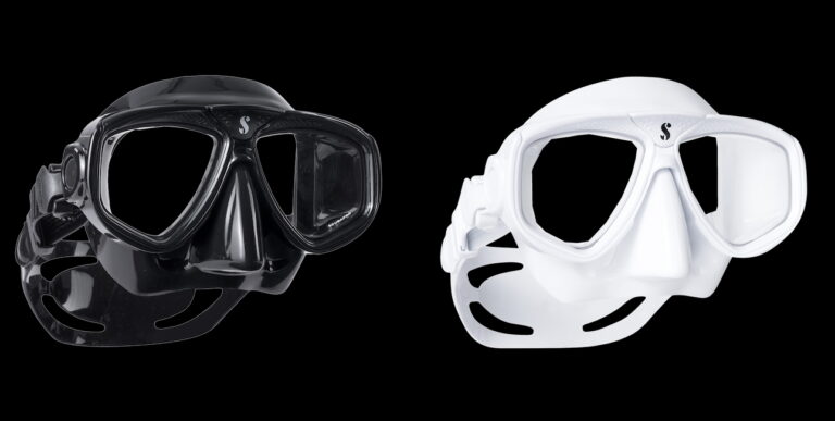 Masques de plongée en noir et blanc, idéaux pour explorer le monde sous-marin.