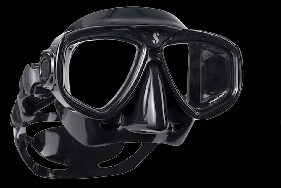 Black diving mask, ideal for exploring the wonders of the underwater world.
