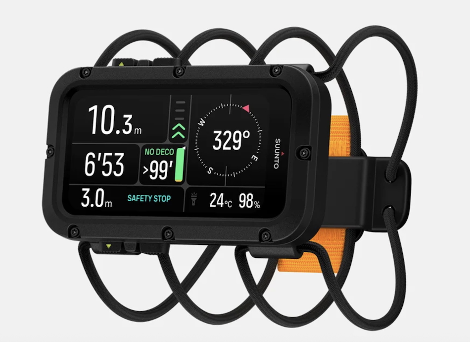Suunto dive computer displaying essential parameters for underwater safety.
