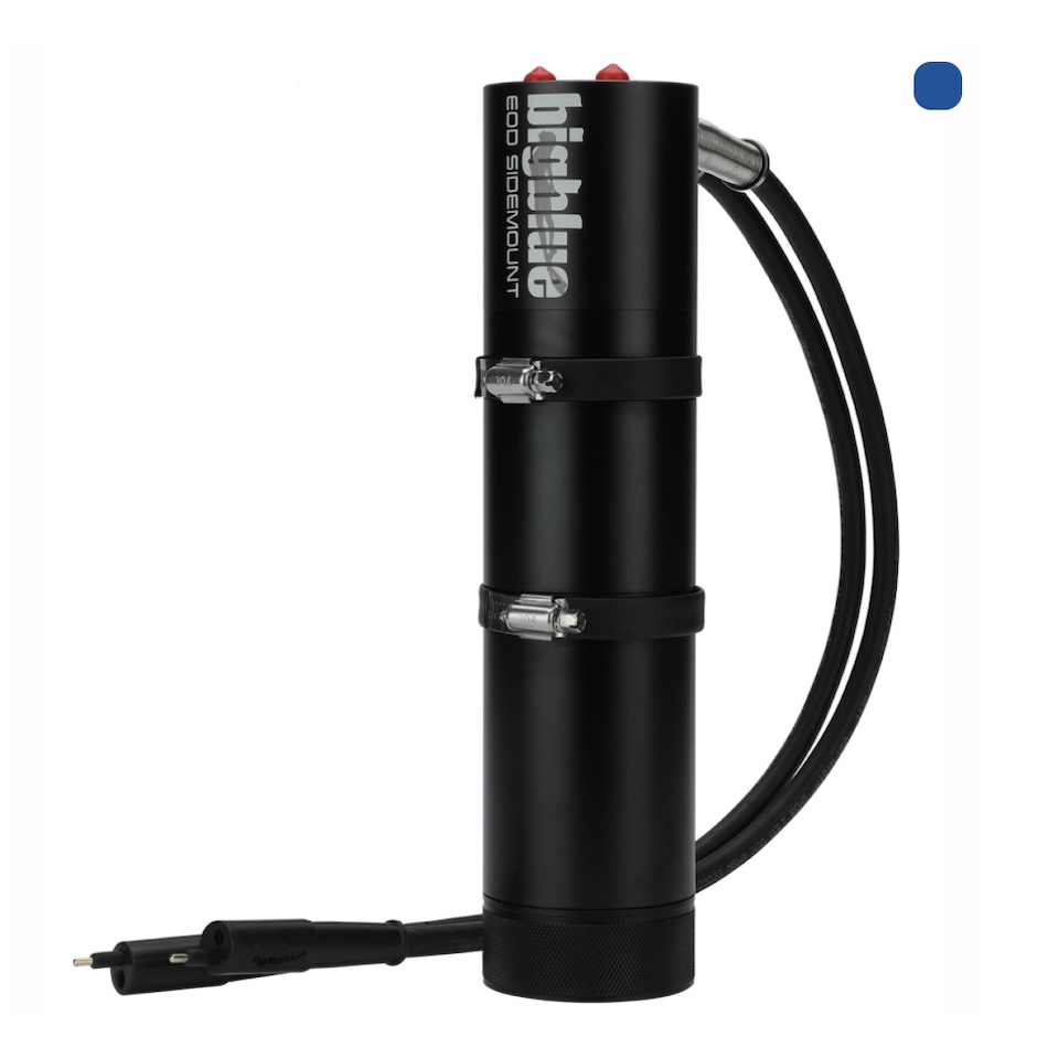 深海ダイビング時の照明に最適なBigblue EOD Sidemount水中ライト。