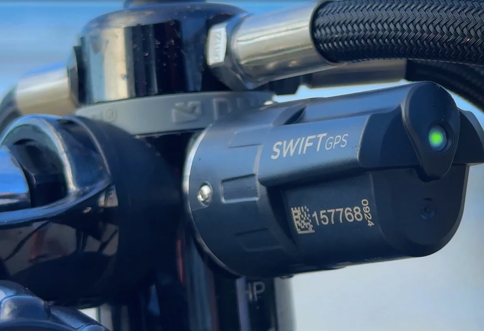 Underwater diving equipment with GPS for safe and precise navigation.
