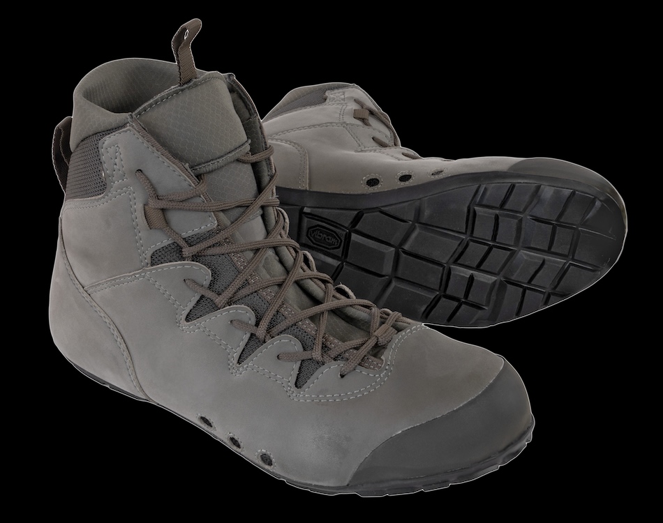 Robust and comfortable diving boots for an optimal underwater experience.