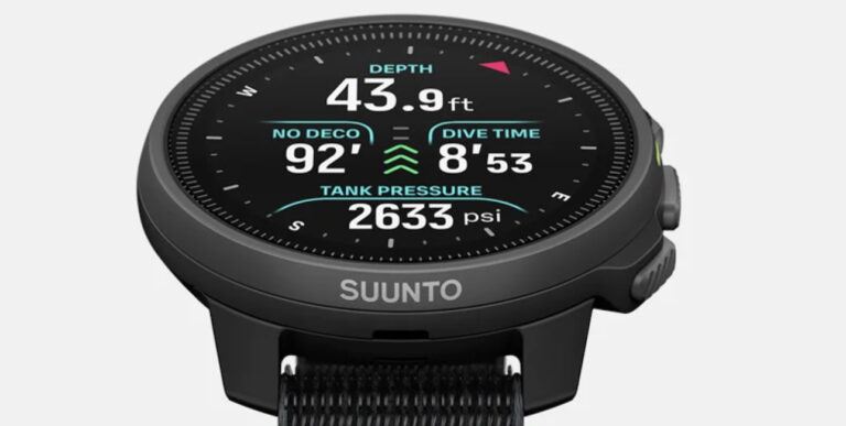 Montre de plongée Suunto affichant la profondeur, le temps de plongée et la pression du réservoir.