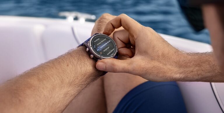 Une montre connectée pour la plongée, affichant des fonctionnalités essentielles pour les explorateurs sous-marins.